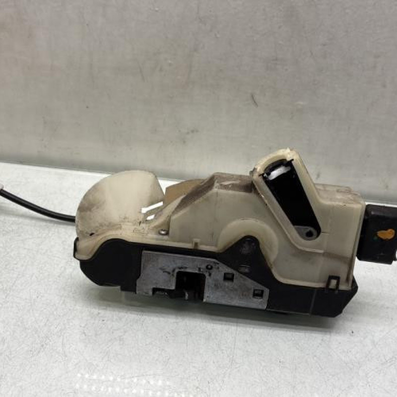 Serrure avant gauche PEUGEOT 208 1 Photo n°4