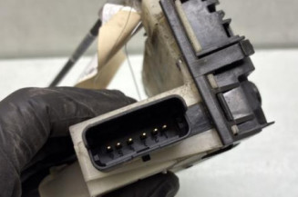 Serrure avant gauche PEUGEOT 208 1