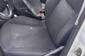 Serrure avant gauche PEUGEOT 208 1