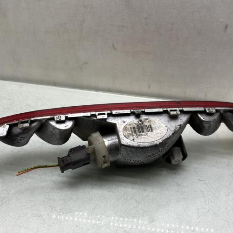 Anti brouillard arriere PEUGEOT 208 1 Photo n°2