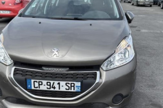 Anti brouillard arriere PEUGEOT 208 1