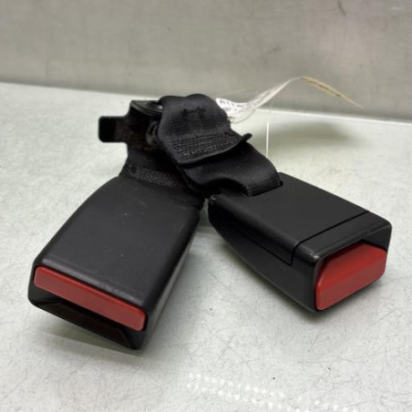 Attache ceinture arriere droit PEUGEOT 208 1 Photo n°1