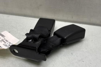 Attache ceinture arriere droit PEUGEOT 208 1