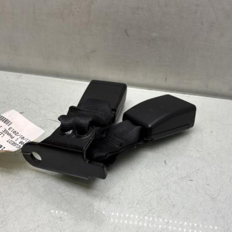 Attache ceinture arriere droit PEUGEOT 208 1