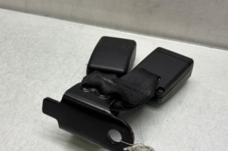 Attache ceinture arriere droit PEUGEOT 208 1