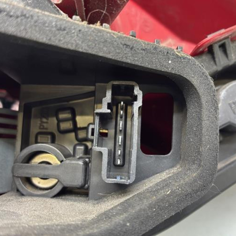 Feu arriere principal droit (feux) PEUGEOT 207 Photo n°3