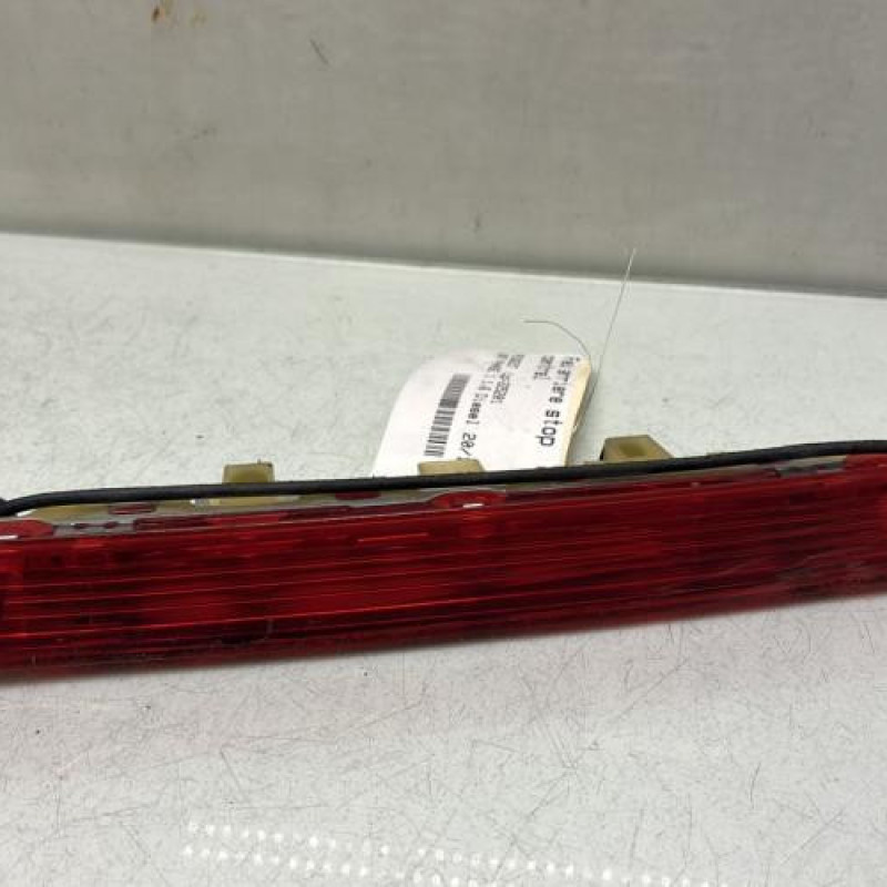 Feu arriere stop central PEUGEOT 207 Photo n°1