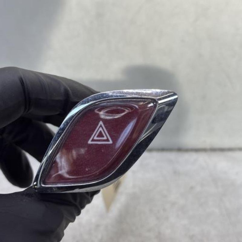 Bouton de warning CITROEN C3 2 Photo n°1