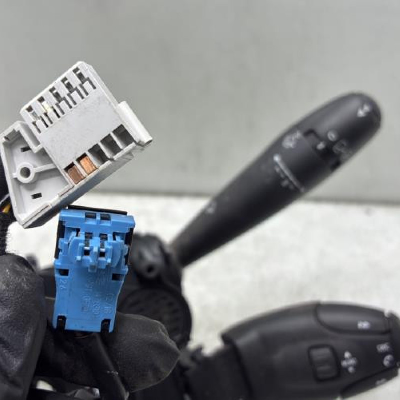 Com (Bloc Contacteur Tournant+Commodo Essuie Glace+Commodo Phare) CITROEN C3 2 Photo n°8