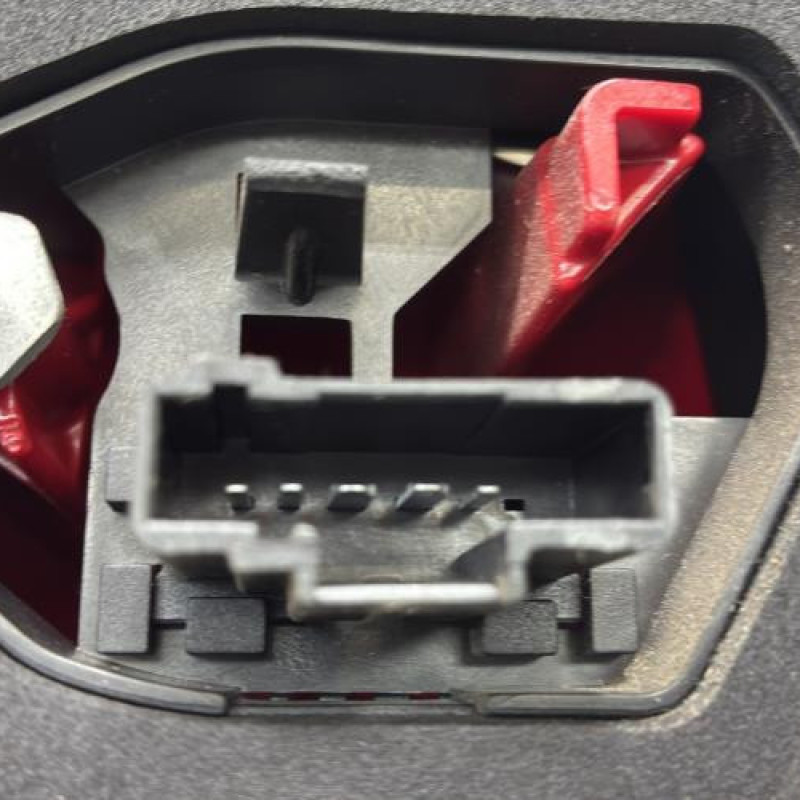 Feu arriere principal gauche (feux) PEUGEOT 208 1 Photo n°3