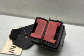 Attache ceinture arriere droit RENAULT CLIO 2 Photo n°1
