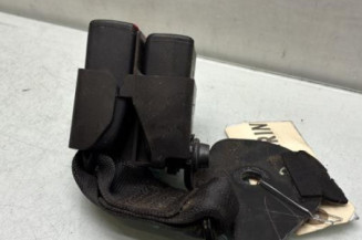 Attache ceinture arriere droit RENAULT CLIO 2