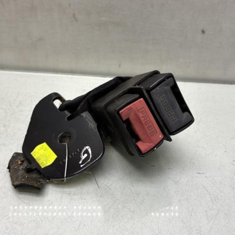 Attache ceinture arriere gauche RENAULT CLIO 2 Photo n°2