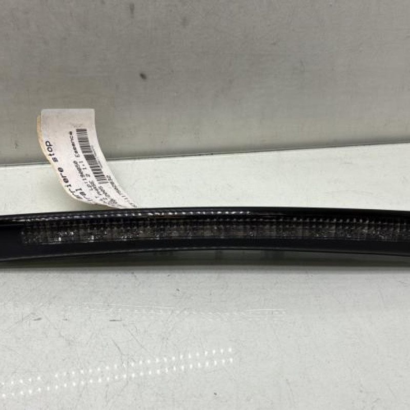 Feu arriere stop central RENAULT CLIO 2 Photo n°1