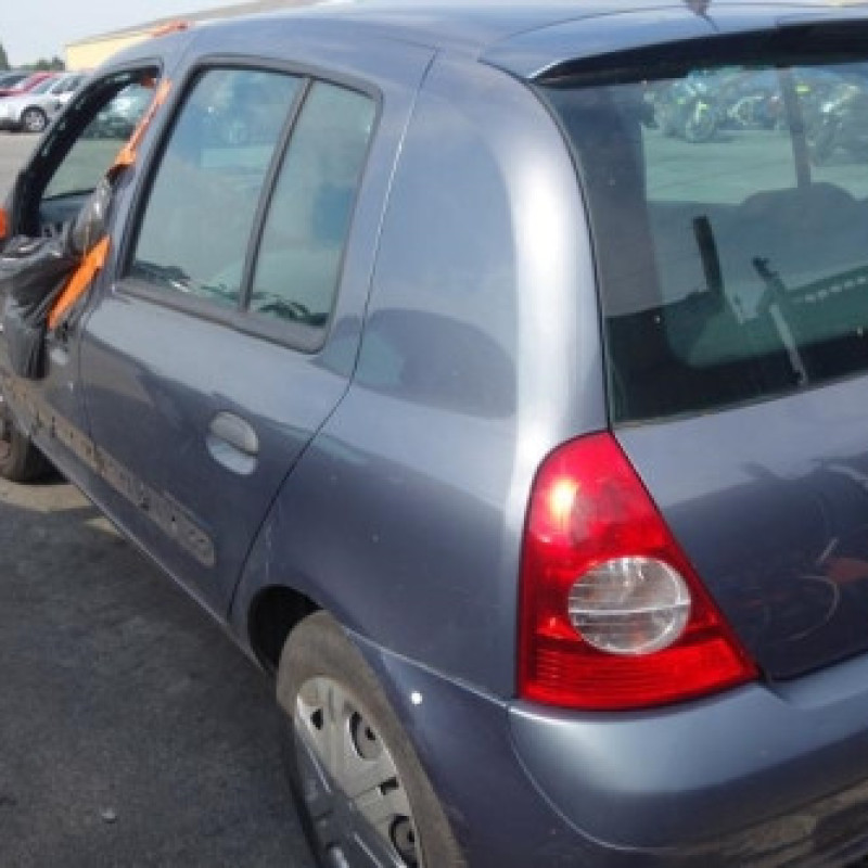 Feu arriere stop central RENAULT CLIO 2 Photo n°11