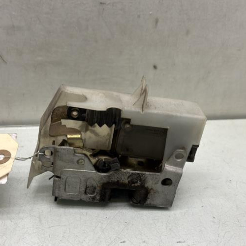 Serrure arriere gauche RENAULT CLIO 2 Photo n°3