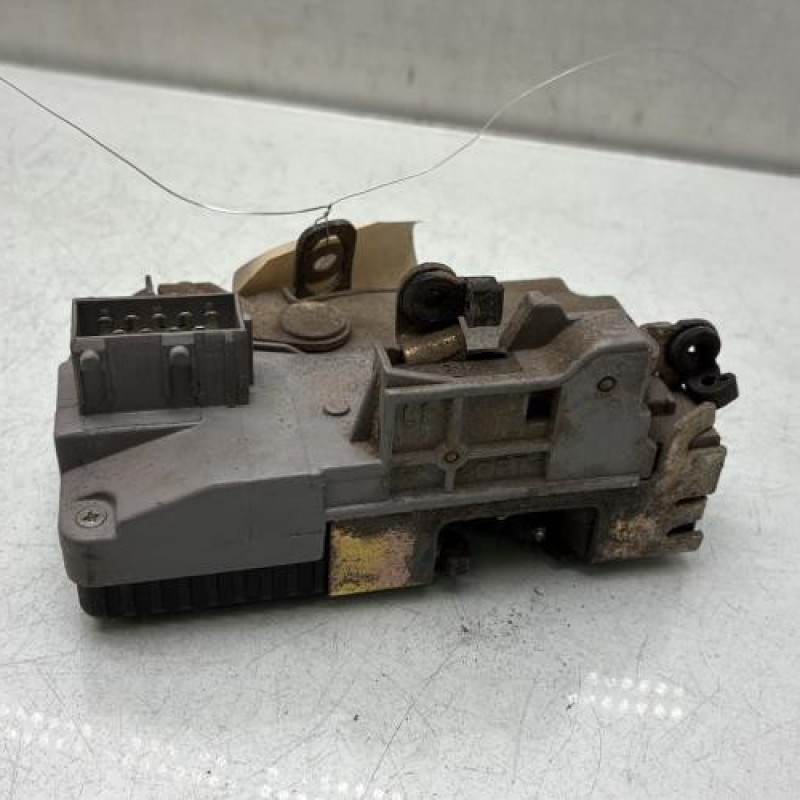 Serrure arriere gauche PEUGEOT 206 Photo n°4