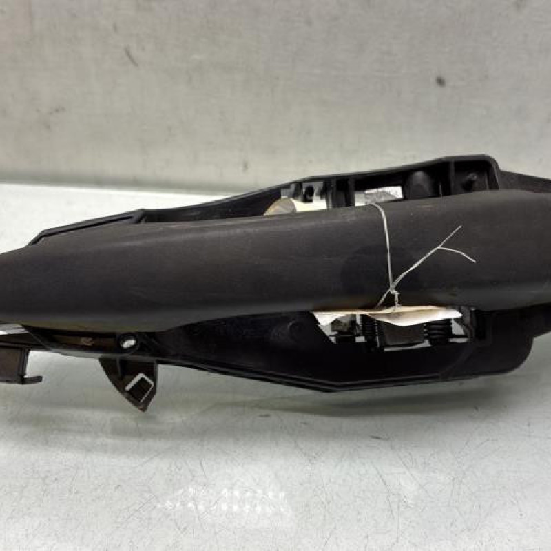 Poignee porte coffre gauche PEUGEOT PARTNER 2 Photo n°1