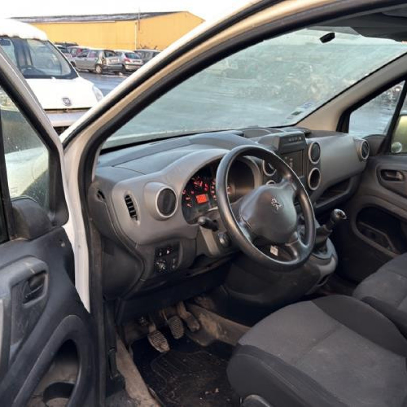 Air bag conducteur PEUGEOT PARTNER 2 Photo n°12