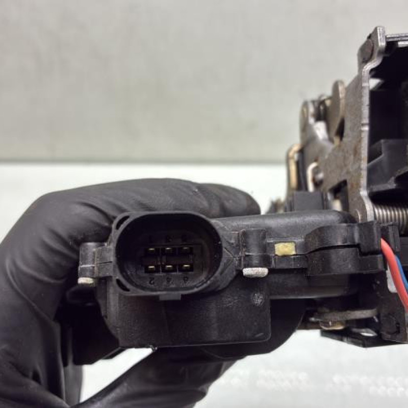 Serrure arriere gauche VOLKSWAGEN GOLF 4 Photo n°4