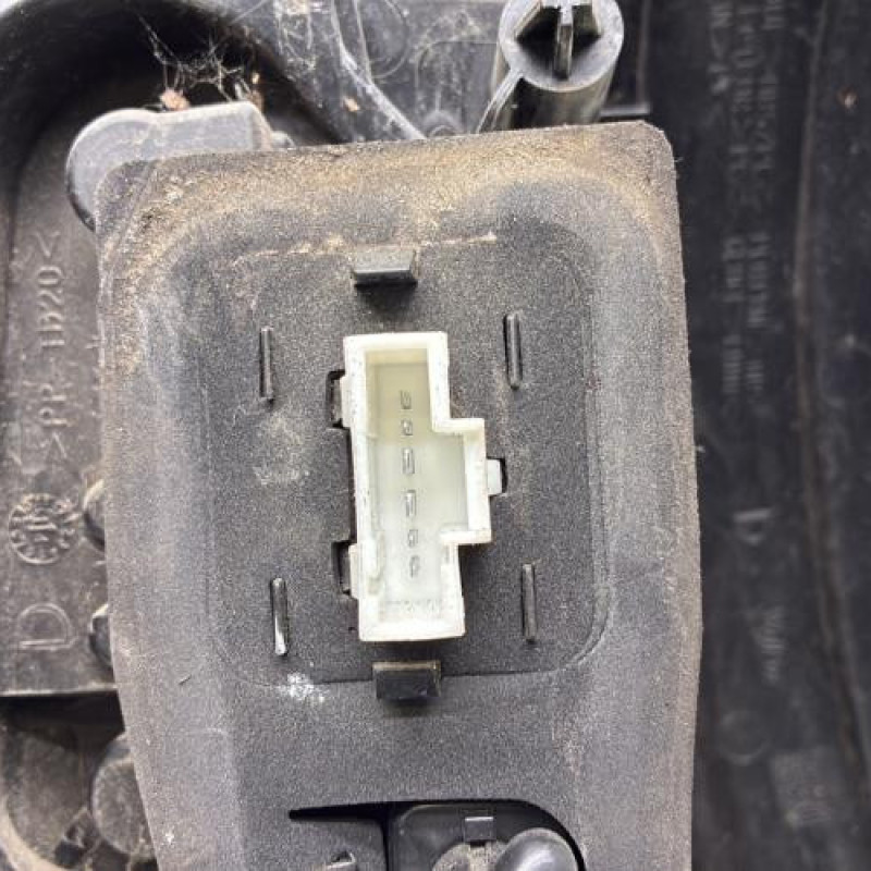 Feu arriere principal droit (feux) CITROEN C3 2 Photo n°3