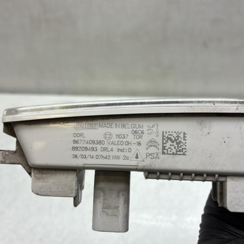 Feu diurne avant droit CITROEN C3 2 Photo n°4