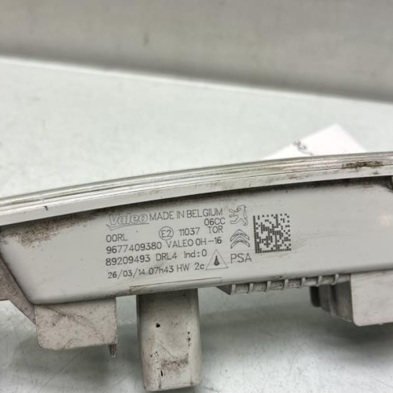 Feu diurne avant gauche CITROEN C3 2 Photo n°3