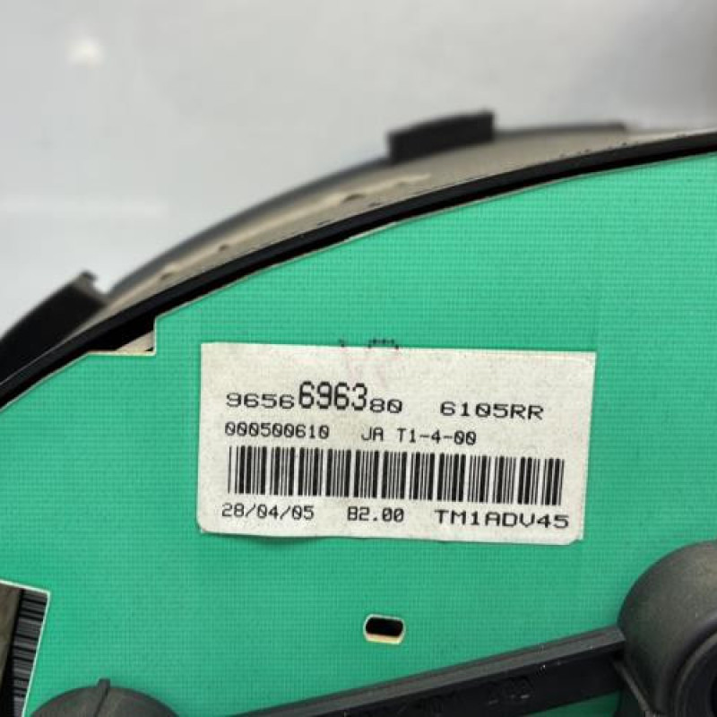 Compteur PEUGEOT 206 Photo n°4