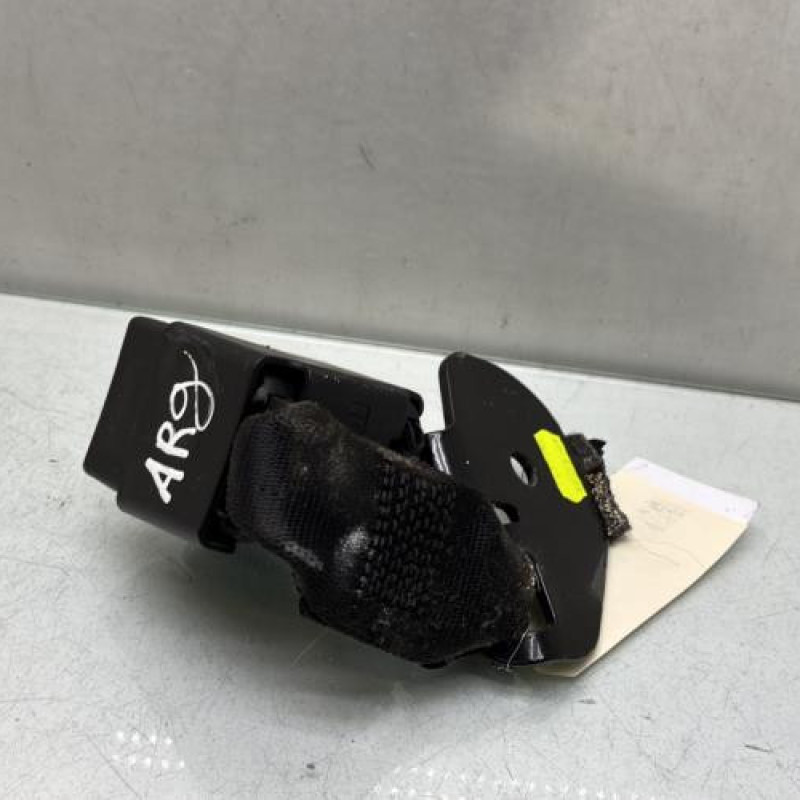 Attache ceinture arriere gauche RENAULT CLIO 2 CAMPUS Photo n°3