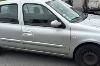 Attache ceinture arriere gauche RENAULT CLIO 2 CAMPUS