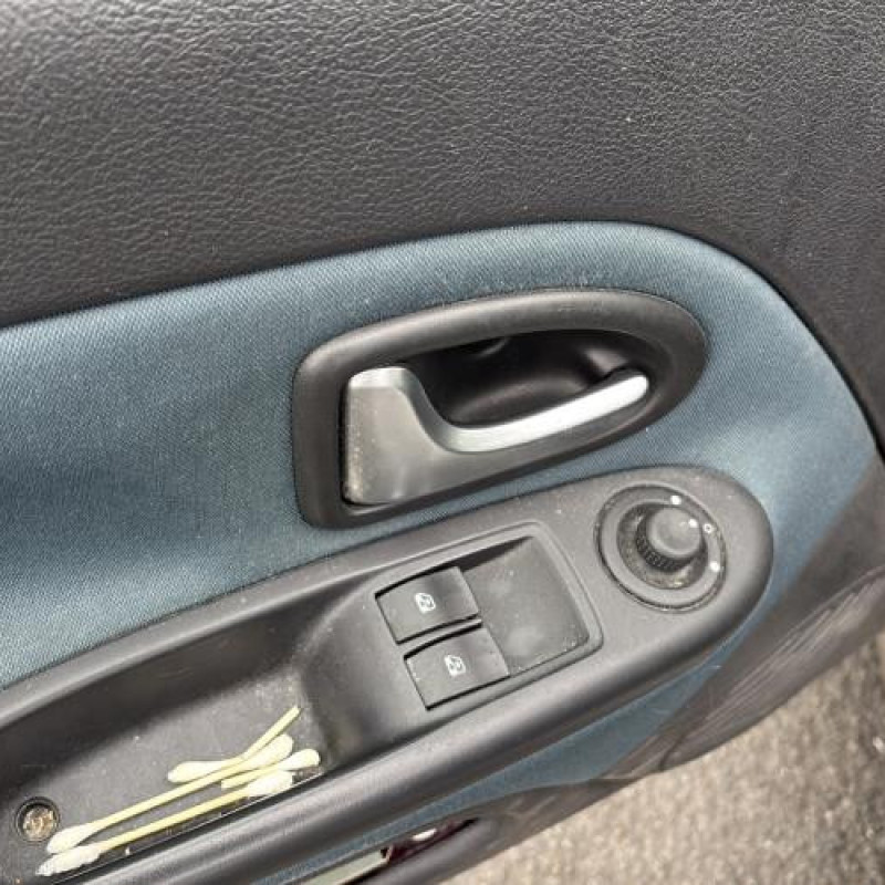 Boitier air bag RENAULT CLIO 2 CAMPUS Photo n°14