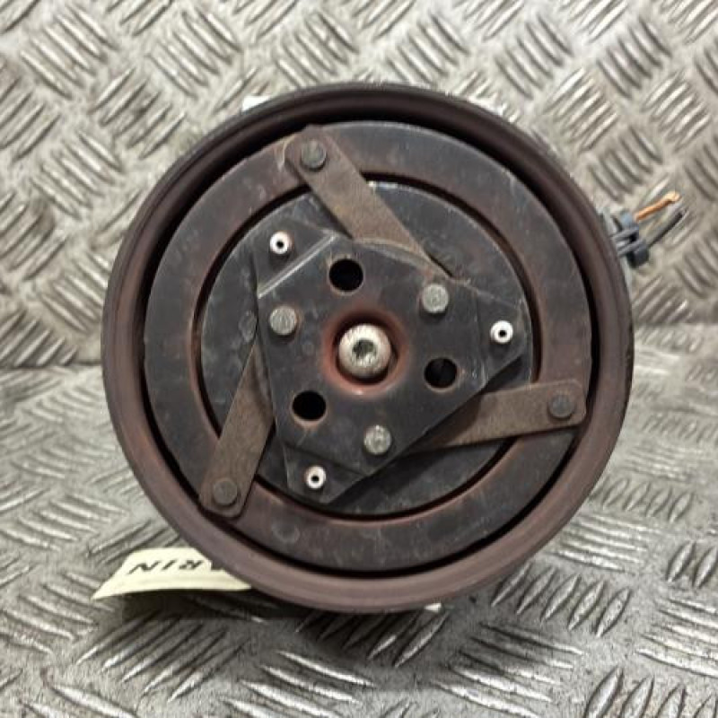 Compresseur clim RENAULT SCENIC 2 Photo n°4