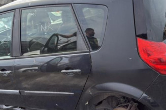 Moteur essuie glace avant RENAULT SCENIC 2