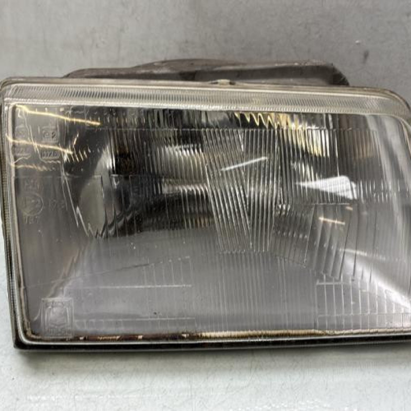 Optique avant principal droit (feux)(phare) PEUGEOT 205 Photo n°1