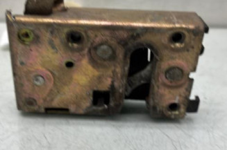 Serrure avant droit PEUGEOT 205 Photo n°1