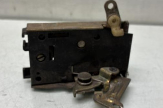 Serrure avant droit PEUGEOT 205