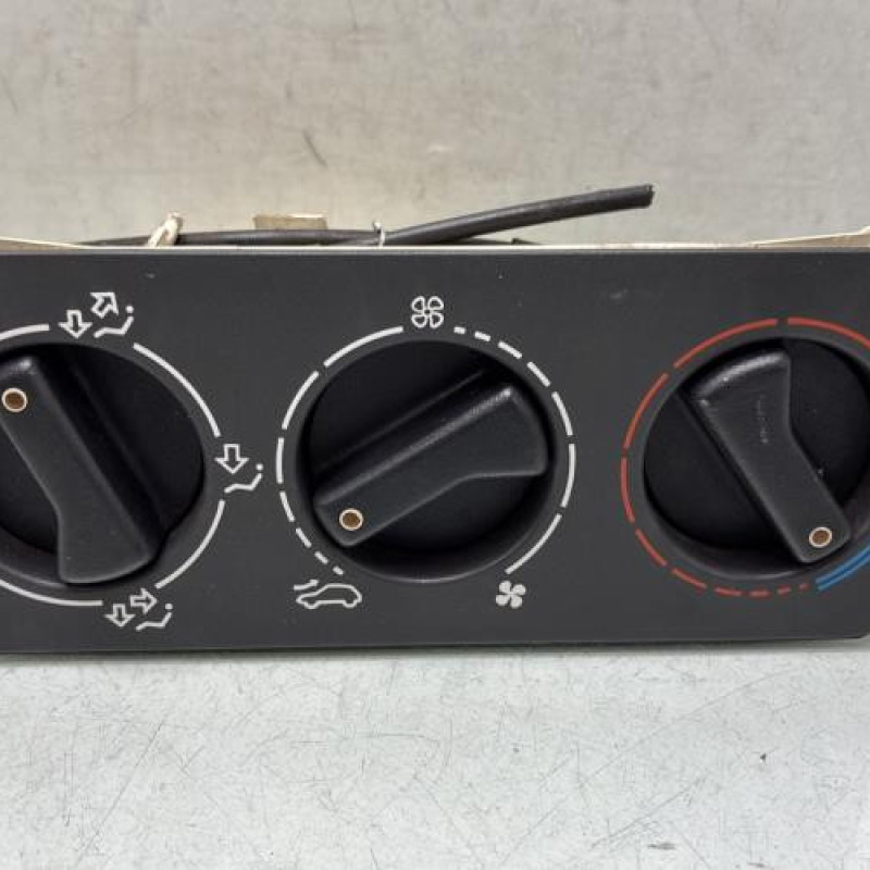 Commande chauffage PEUGEOT 205 Photo n°1