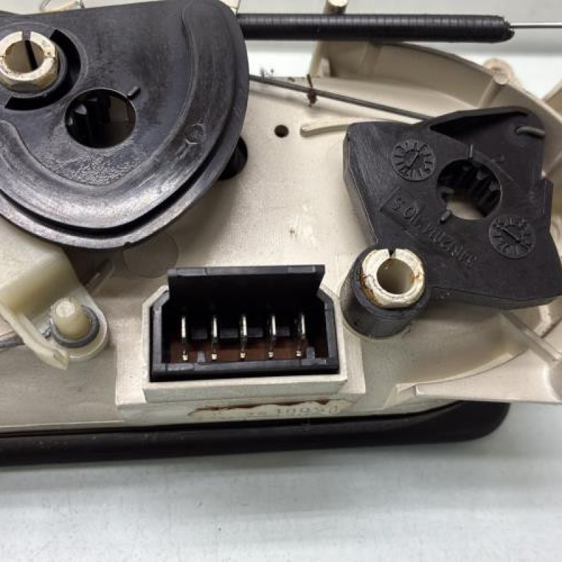 Commande chauffage PEUGEOT 205 Photo n°4