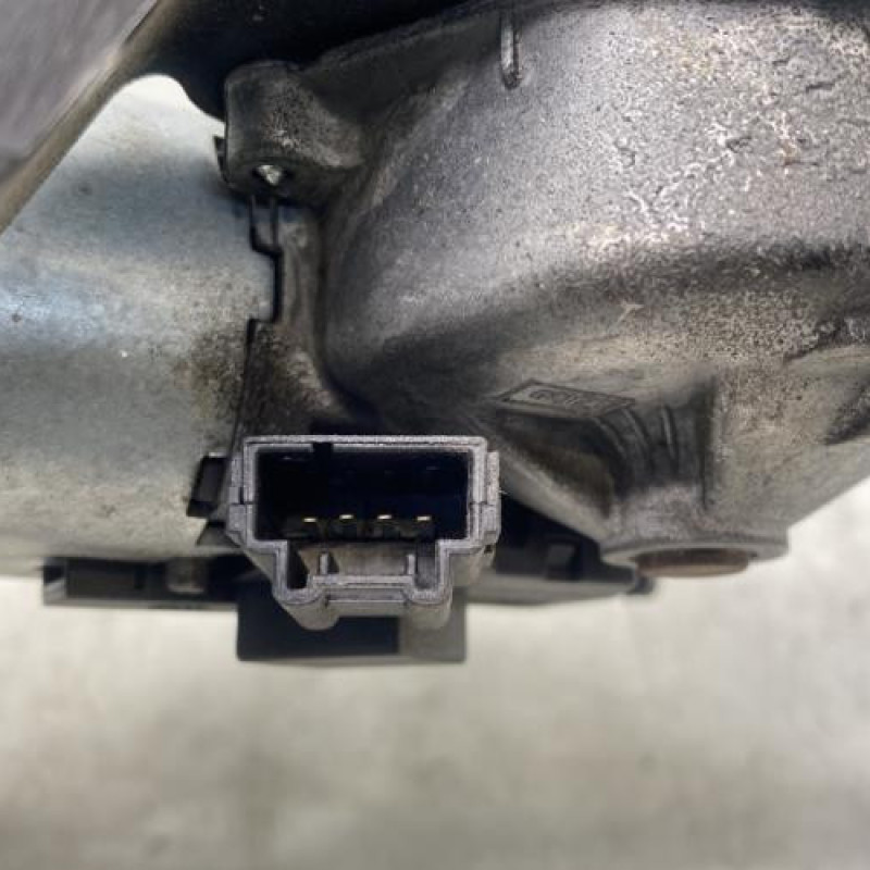 Moteur essuie glace arriere MERCEDES CLASSE B 245 Photo n°3