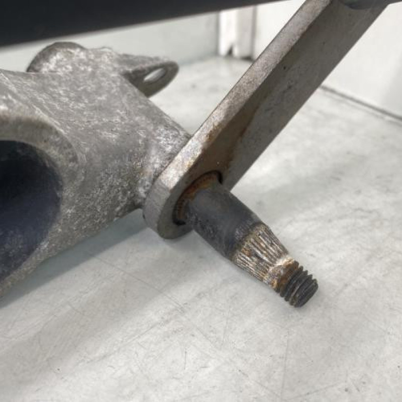 Moteur essuie glace avant MERCEDES CLASSE B 245 Photo n°10