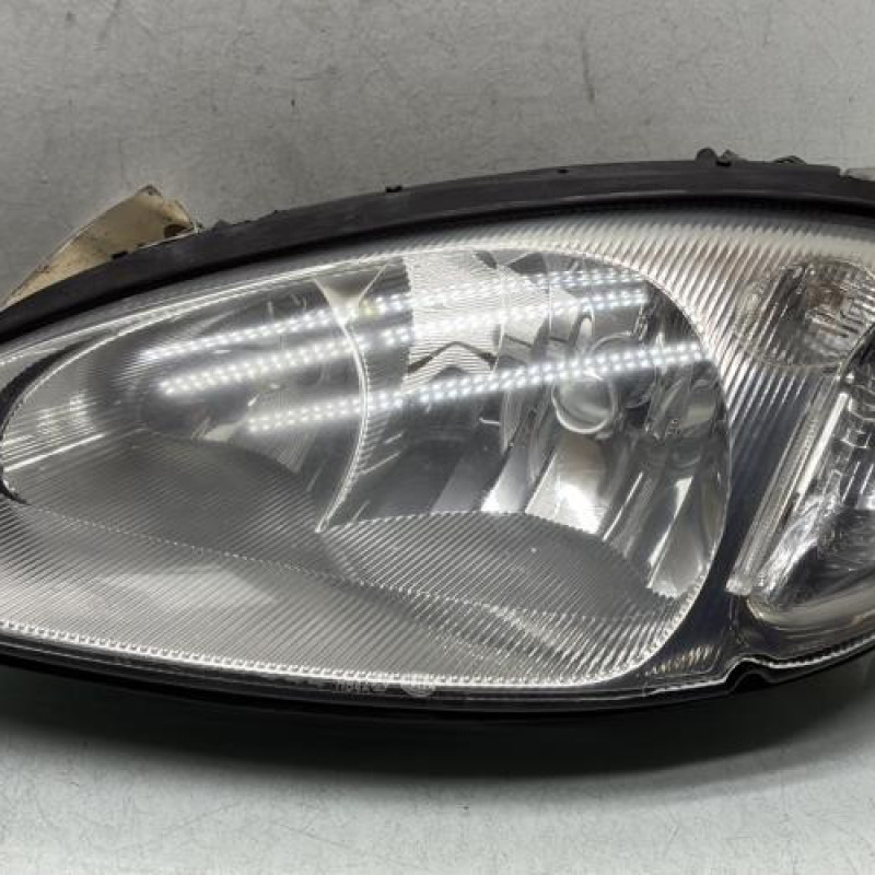 Optique avant principal gauche (feux)(phare) CHRYSLER PT CRUISER Photo n°1