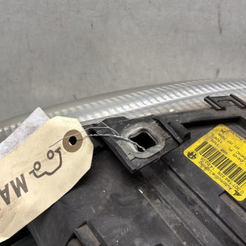 Optique avant principal droit (feux)(phare) ALFA ROMEO GT Photo n°3