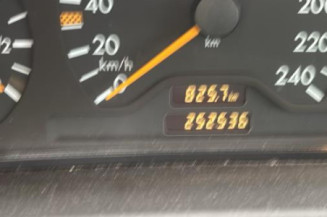 Moteur essuie glace avant MERCEDES CLASSE E 210