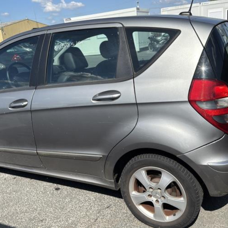 Pare choc arriere MERCEDES CLASSE A 169 Photo n°12