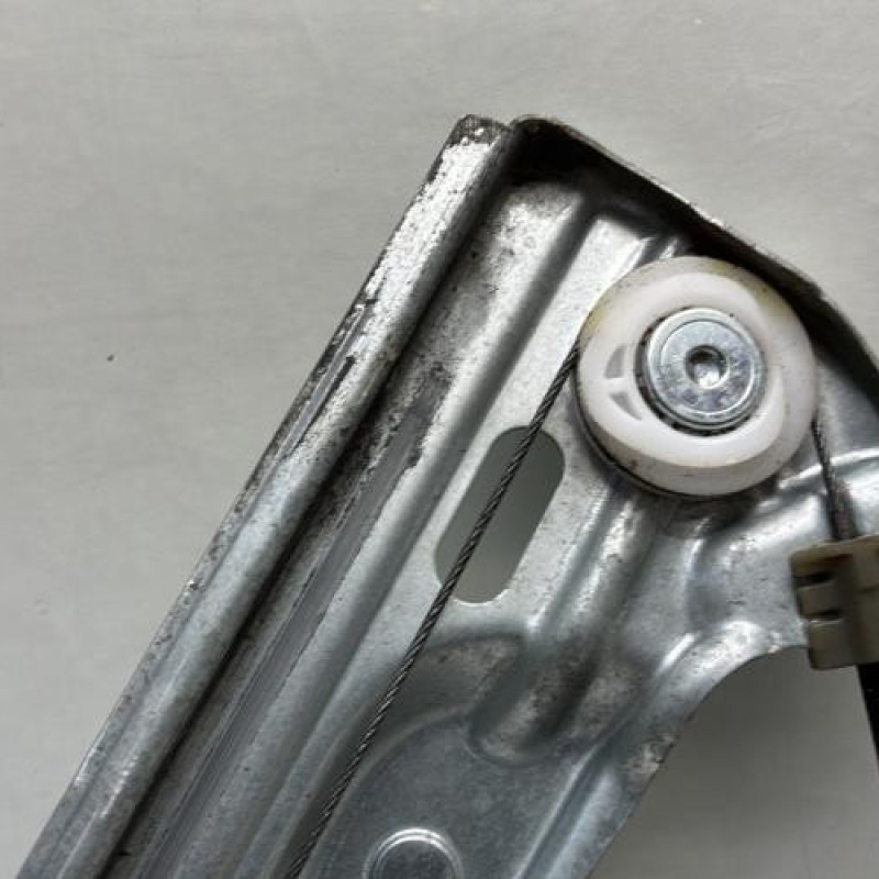 Leve vitre electrique avant gauche RENAULT MEGANE 4 Photo n°4