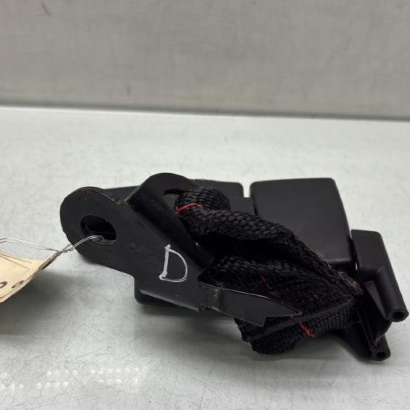 Attache ceinture arriere droit RENAULT CLIO 3 Photo n°1