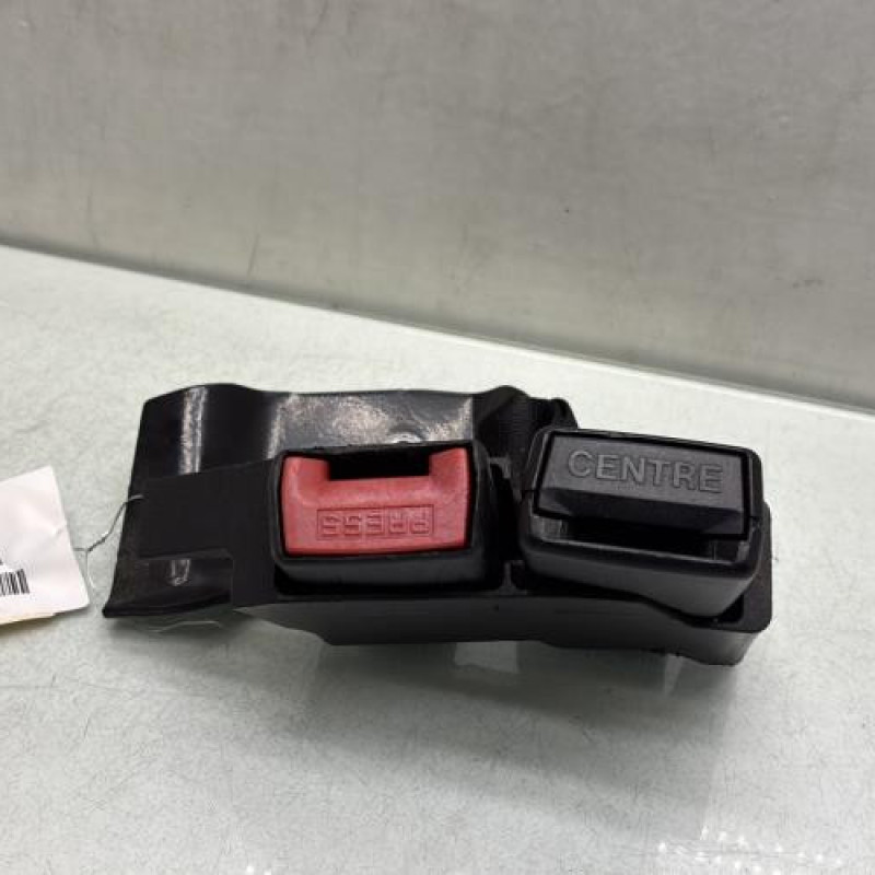 Attache ceinture arriere gauche RENAULT CLIO 3 Photo n°1