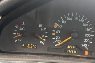 Retroviseur gauche MERCEDES CLASSE E 210