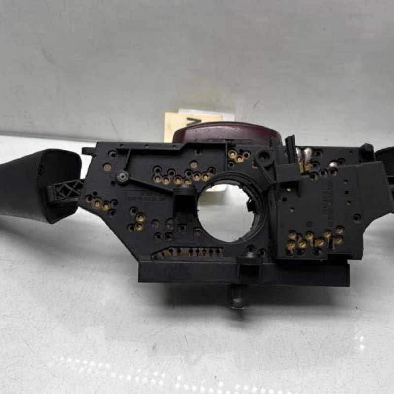 Com (Bloc Contacteur Tournant+Commodo Essuie Glace+Commodo Phare) VOLKSWAGEN LT 2 Photo n°2