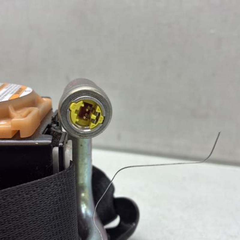 Pretensionneur de ceinture arriere gauche RENAULT KADJAR Photo n°3